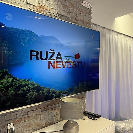 Nice Life - Luxury Apartment In The Old Town. Братислава Экстерьер фото
