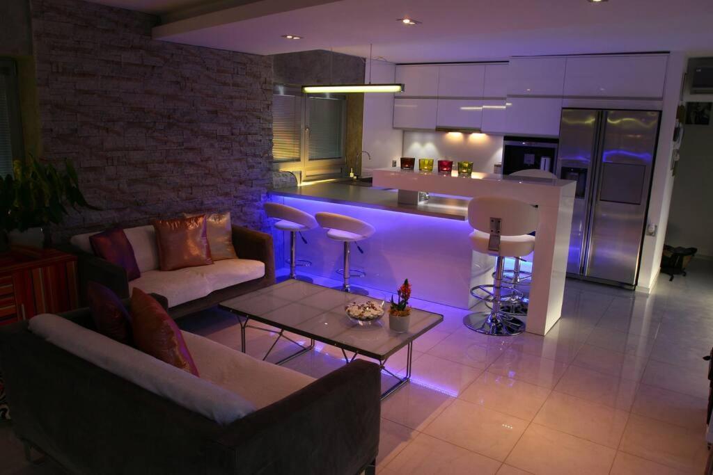 Nice Life - Luxury Apartment In The Old Town. Братислава Экстерьер фото