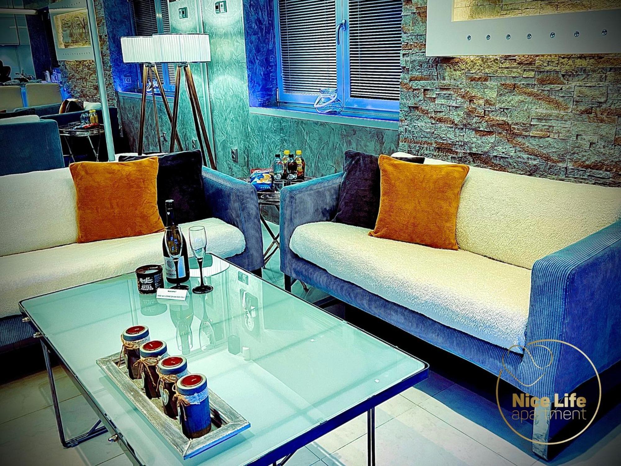 Nice Life - Luxury Apartment In The Old Town. Братислава Экстерьер фото