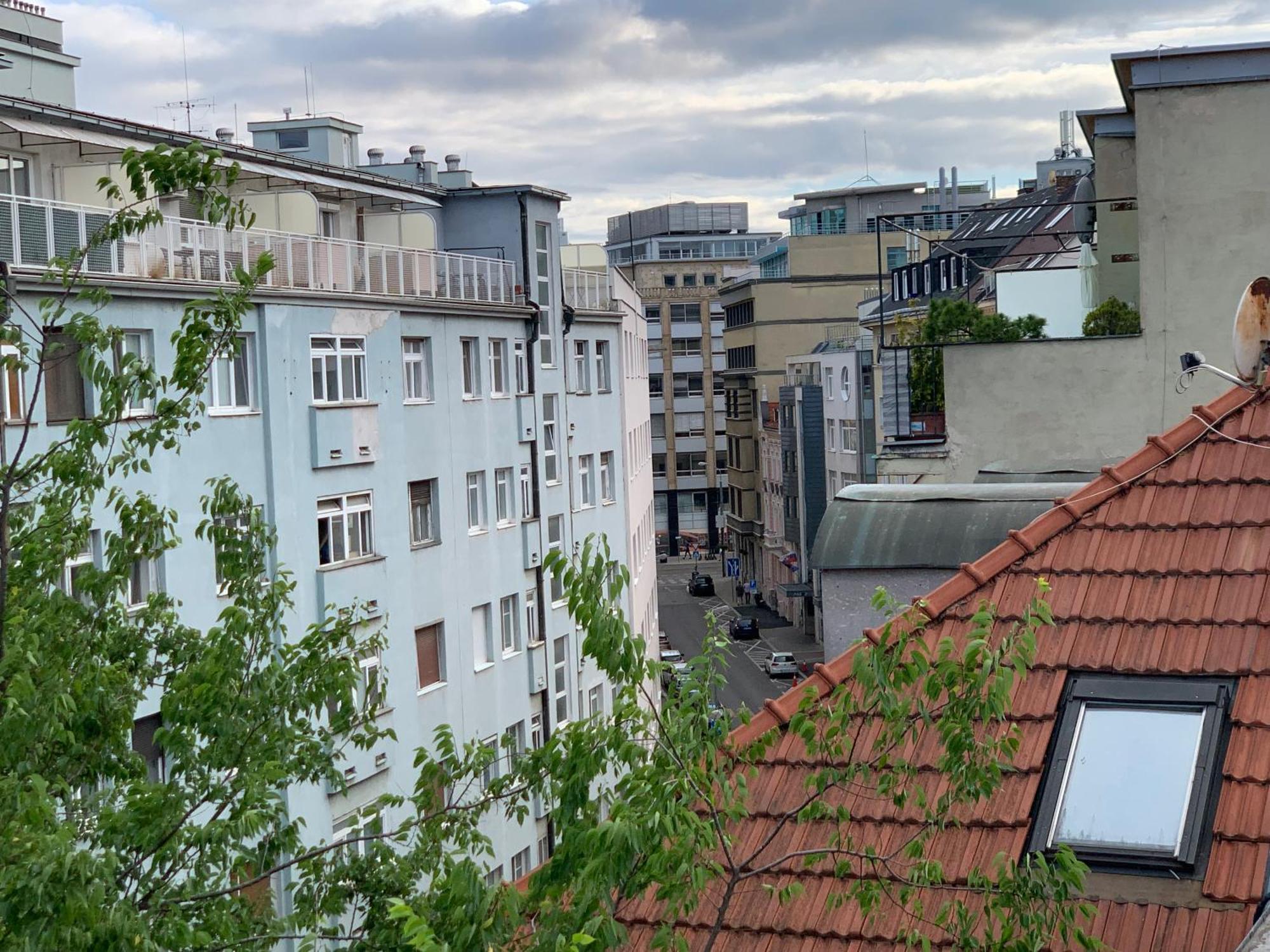 Nice Life - Luxury Apartment In The Old Town. Братислава Экстерьер фото